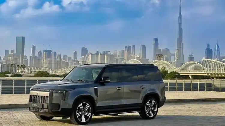 اكتشف سيارات روكس في أبوظبي: تصميم فخم وتقنيات مبتكرة